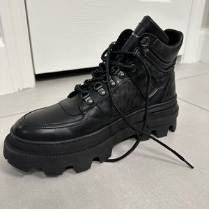 Men boot